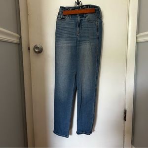 Hollister Ultra High-rise mom jeans